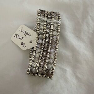 Premier Designs “Snuggles” Silver Textured Bracelet